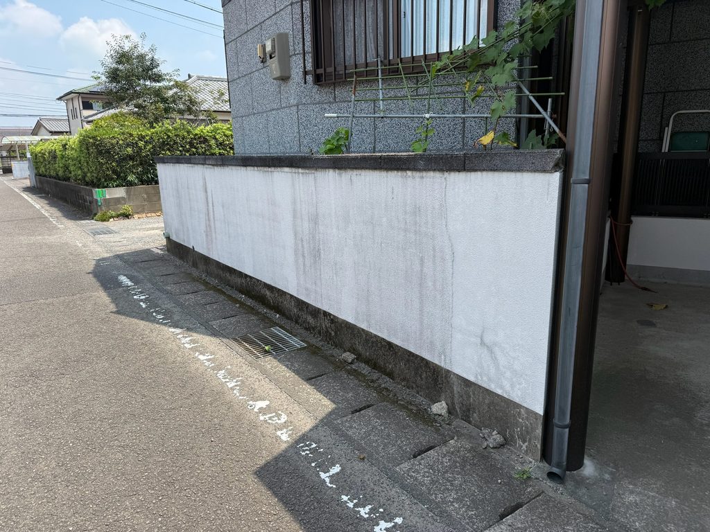 都城市のサニー株式会社で行ったブロック塀解体交換工事の施工前