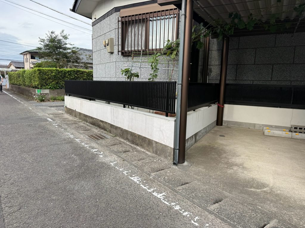 都城市のサニー株式会社で行ったブロック塀解体交換工事の施工後のアルミフェンス